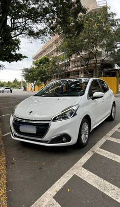 PEUGEOT 208 1.6 ALLURE 16V FLEX 4P AUTOMÁTICO PEUGEOT 208 1.6 ALLURE 16V FLEX 4P AUTOMÁTICO